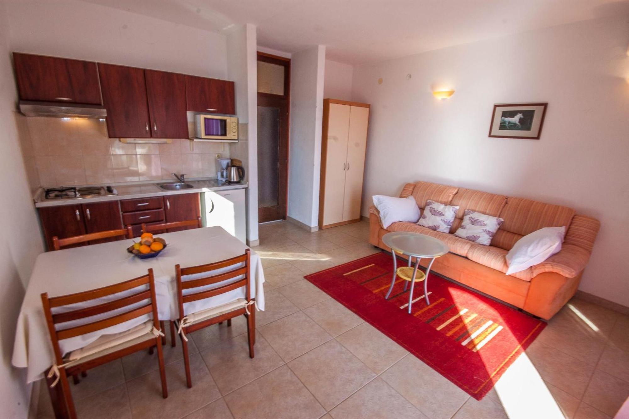 Apartments Rosanda ปาโกชตาเน ภายนอก รูปภาพ
