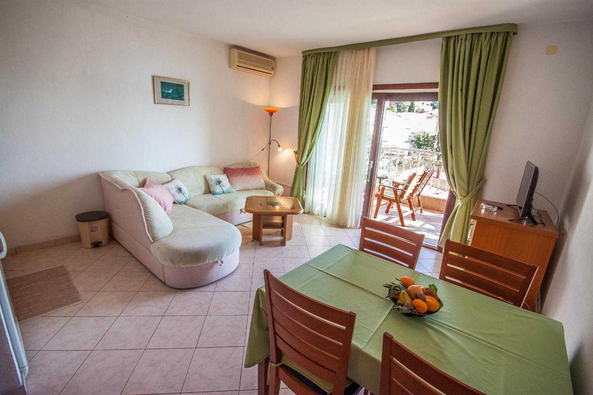 Apartments Rosanda ปาโกชตาเน ภายนอก รูปภาพ
