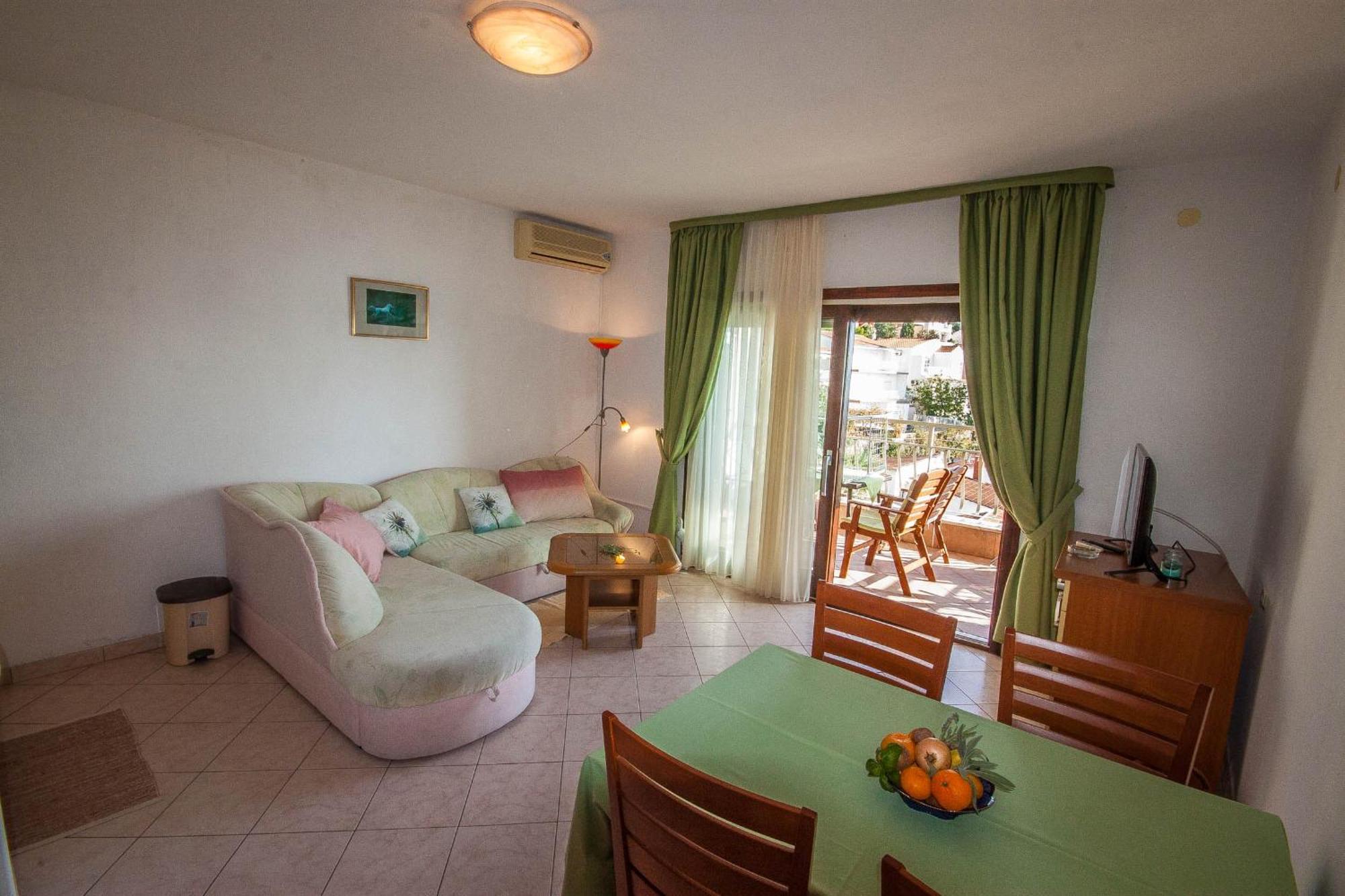 Apartments Rosanda ปาโกชตาเน ภายนอก รูปภาพ
