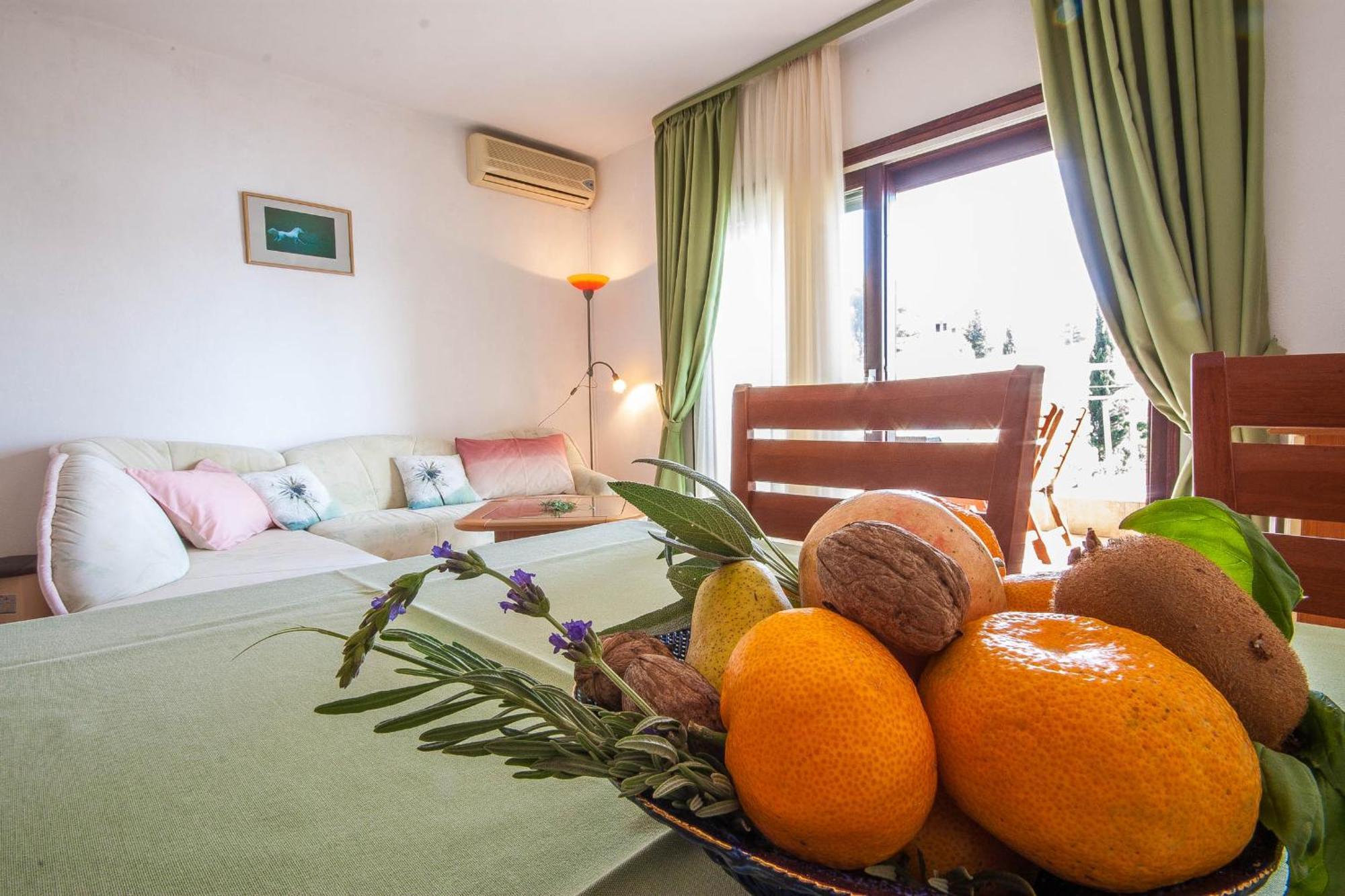 Apartments Rosanda ปาโกชตาเน ภายนอก รูปภาพ